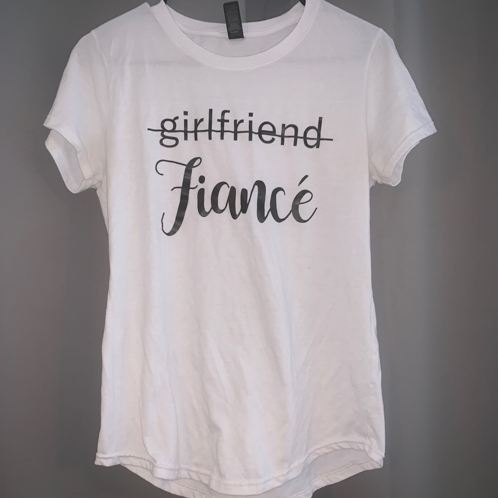 ❤️SOLD ON MERC❤️WHITE “FIANCÈ” GRAPHIC TEE